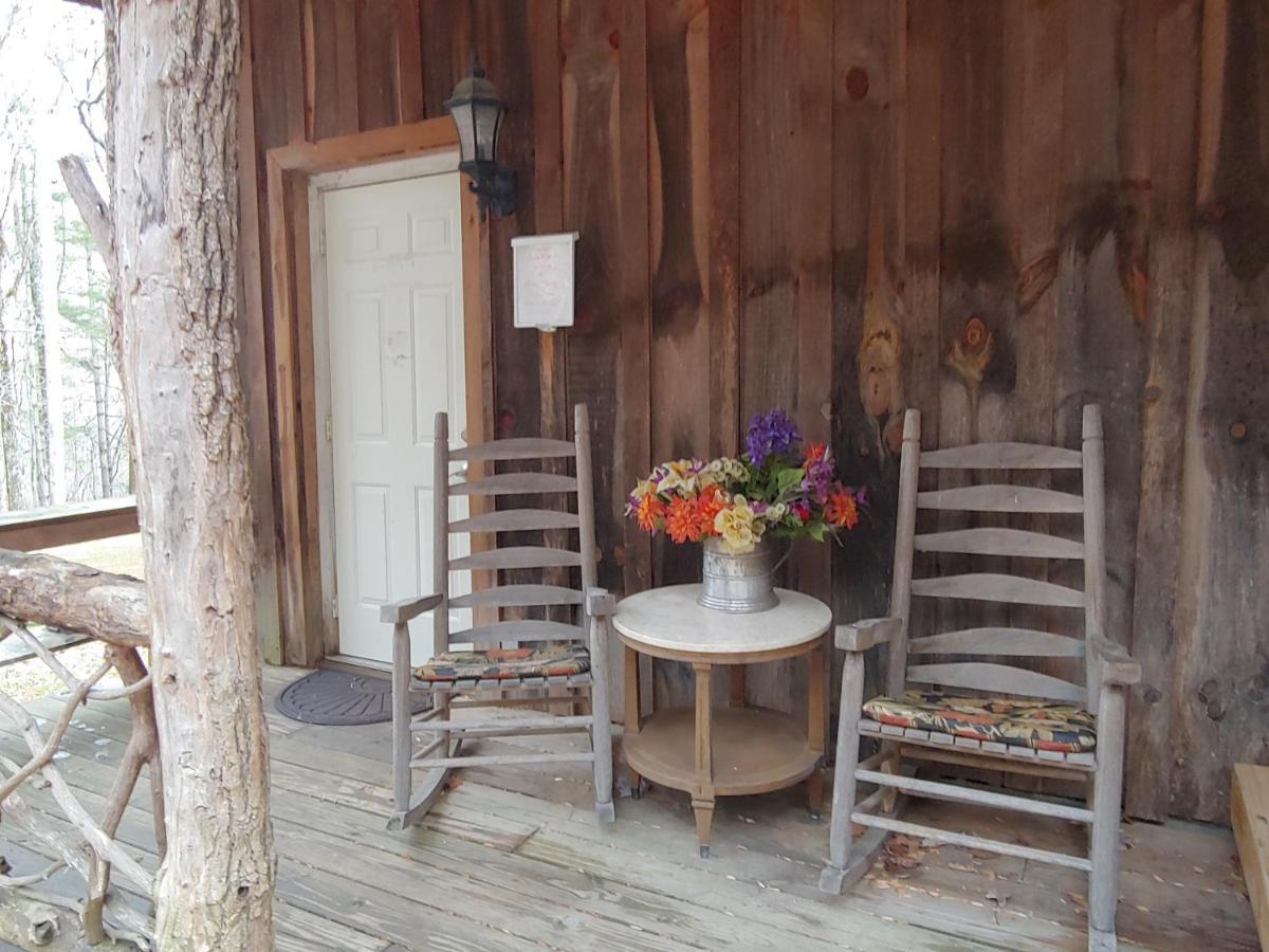 阿鲁温特马厩加小屋酒店 Cullowhee 外观 照片