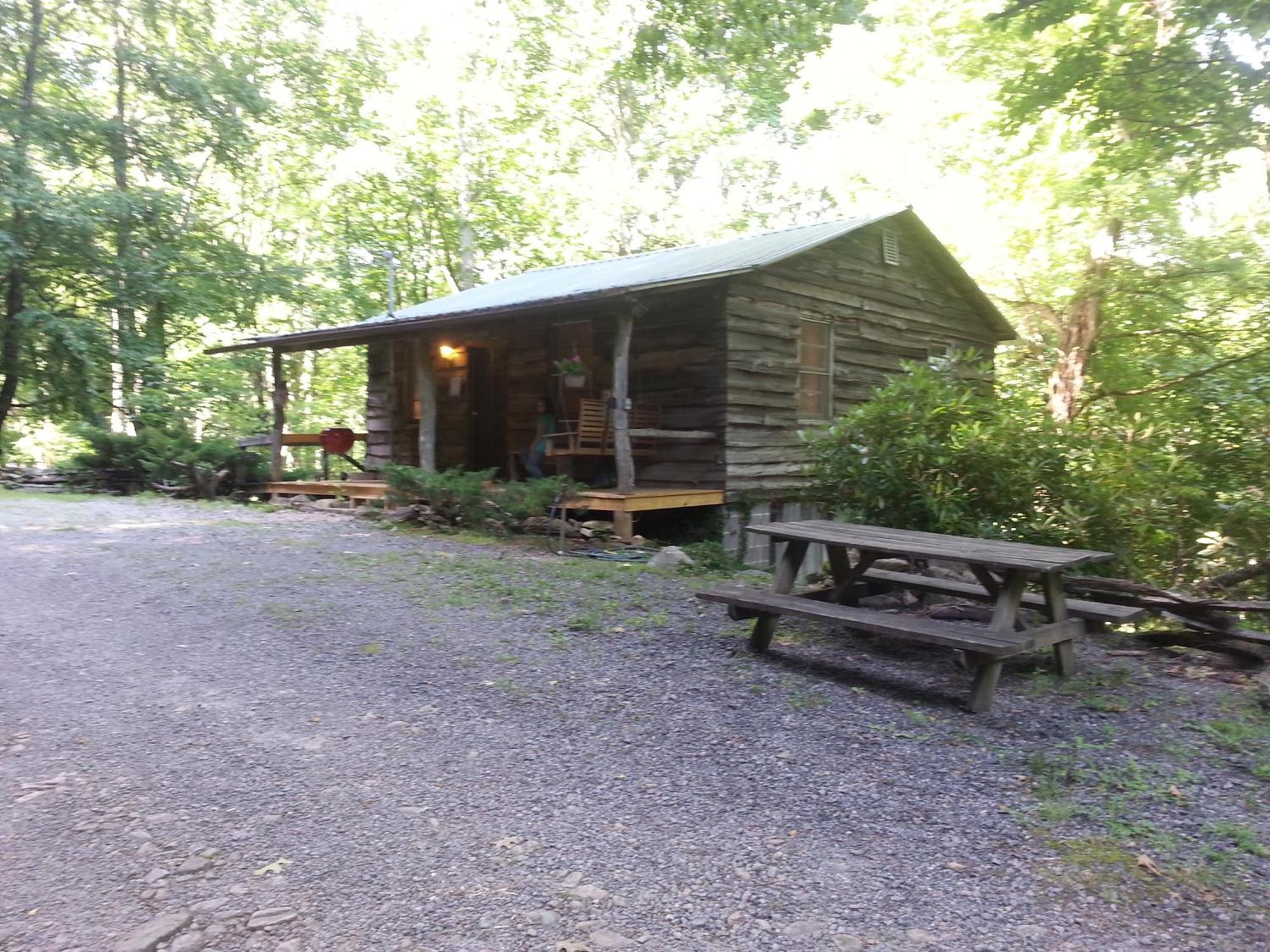 阿鲁温特马厩加小屋酒店 Cullowhee 客房 照片
