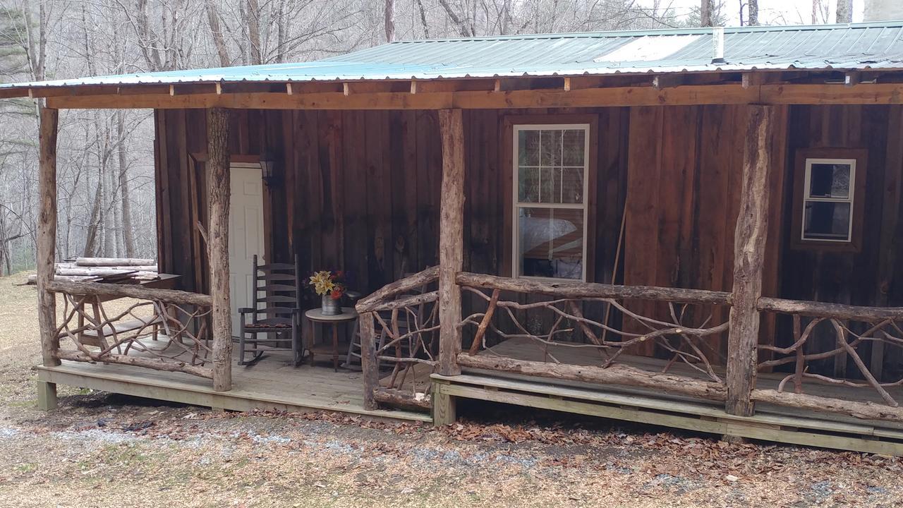 阿鲁温特马厩加小屋酒店 Cullowhee 外观 照片